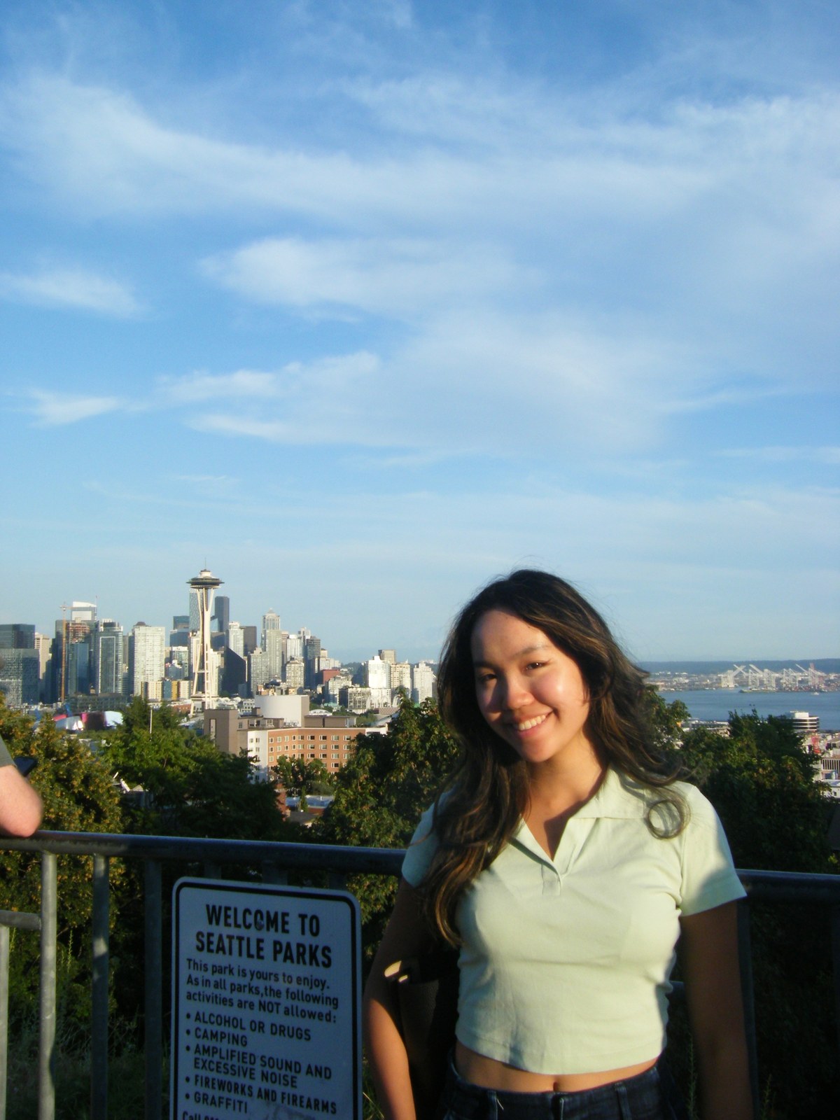 Chloe at Kerry Park with the Seattle skyline behind her